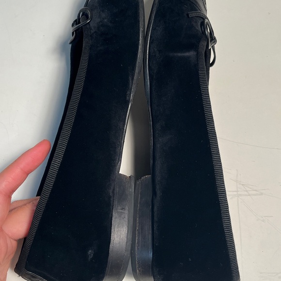 CHANEL Black Leather Loafers with Bow - Picture 7 of 13